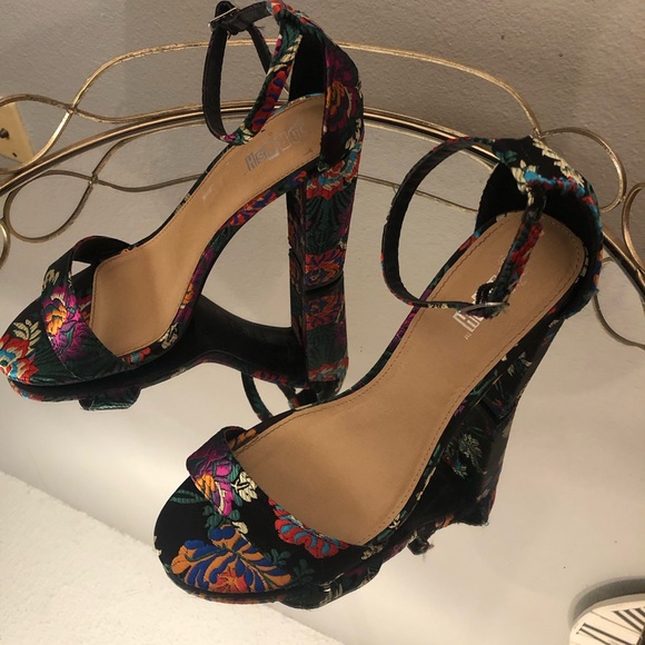 BRASH FLORAL PRINT STACKED HEELS - Picture 2 of 3